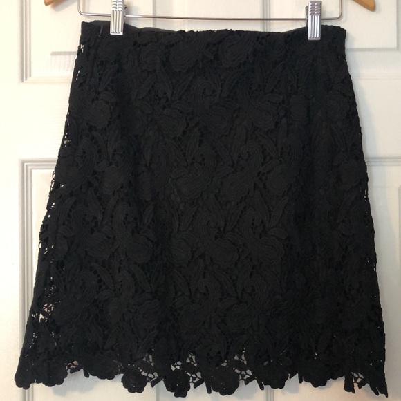 Eyelet skirt from Express - Picture 2 of 3